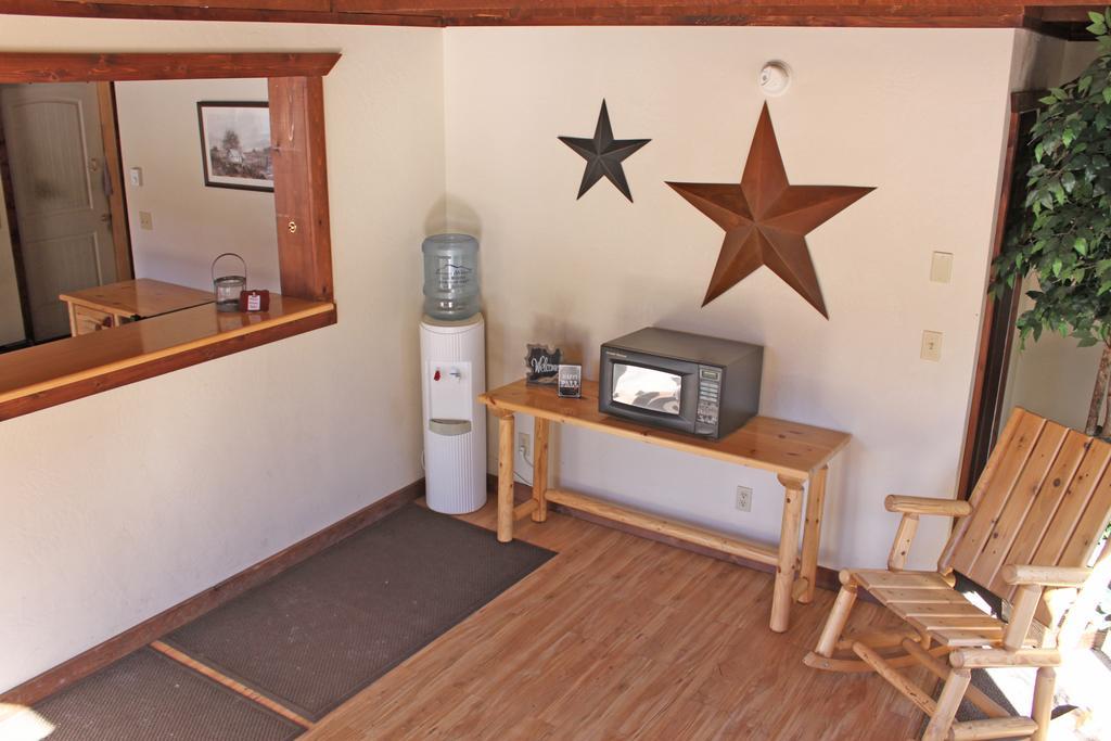 Rustic Inn 麦考尔 外观 照片